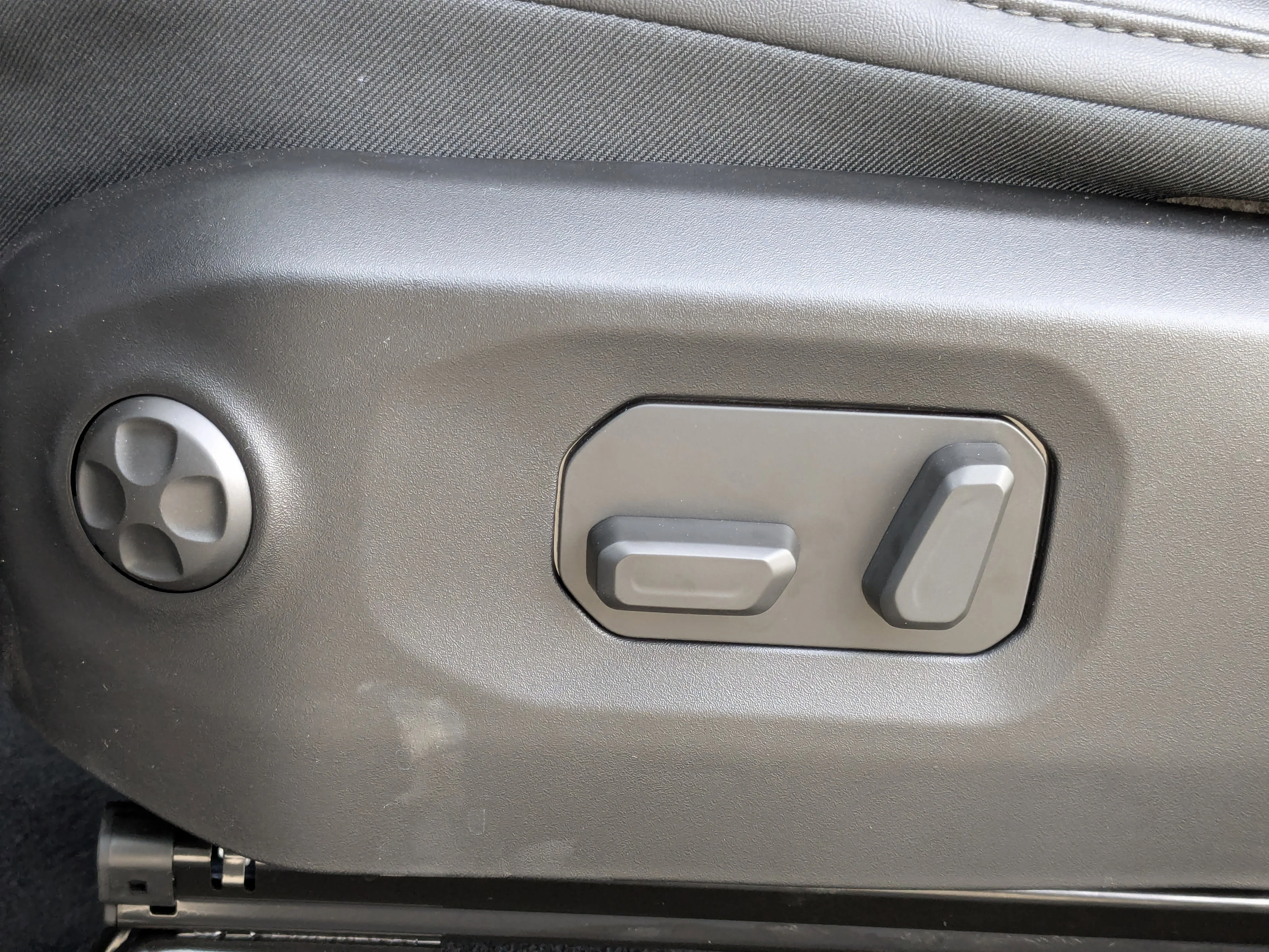 New 2026 Grey Jeep Rubicon - - Nappa Lthr - 3-Pc Hardtop - Safety Grp - 8-Spd Auto - Remote Start & More! image 14