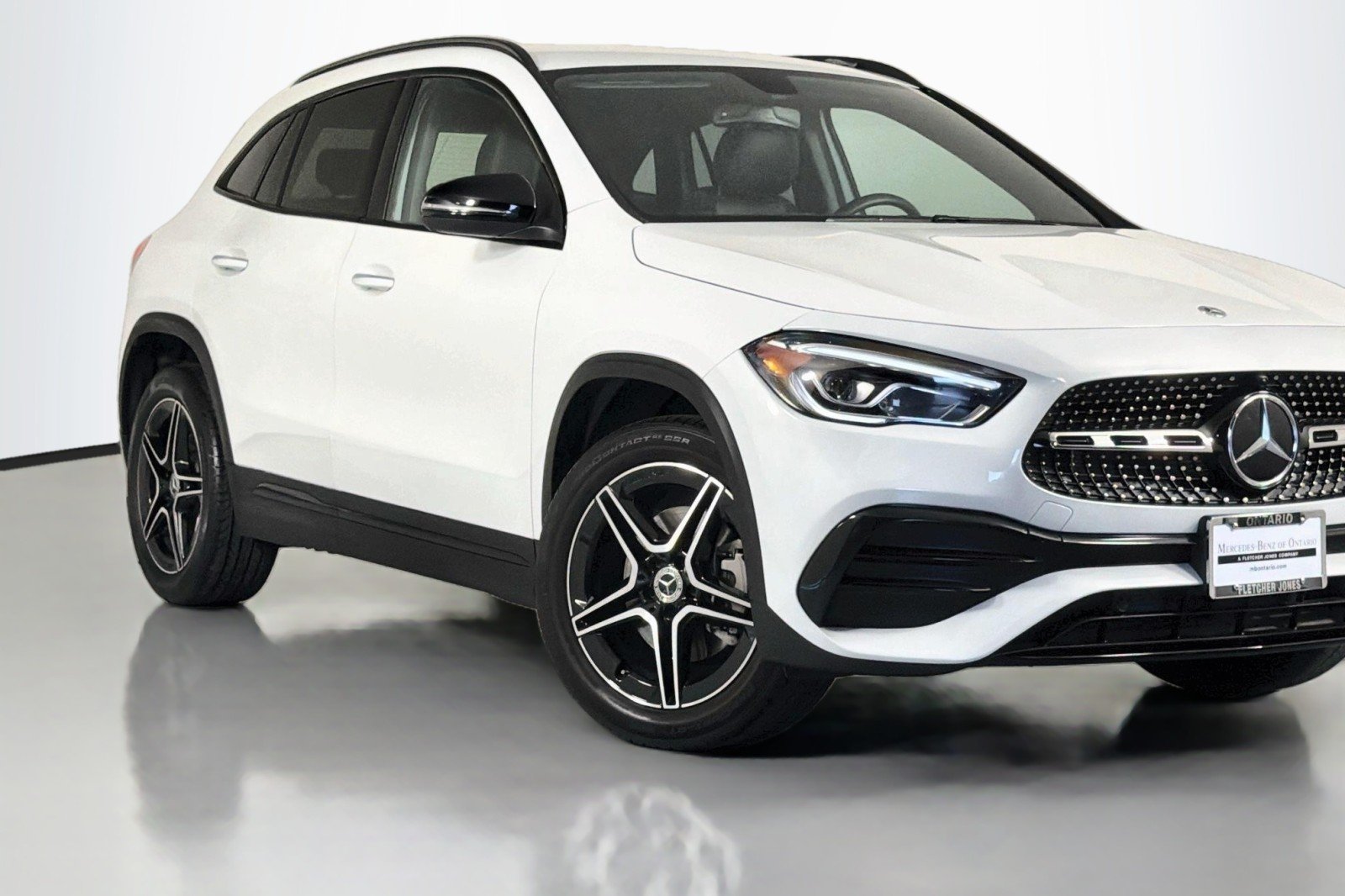 Used 2022 Digital White Metallic Mercedes-Benz 250 image 13