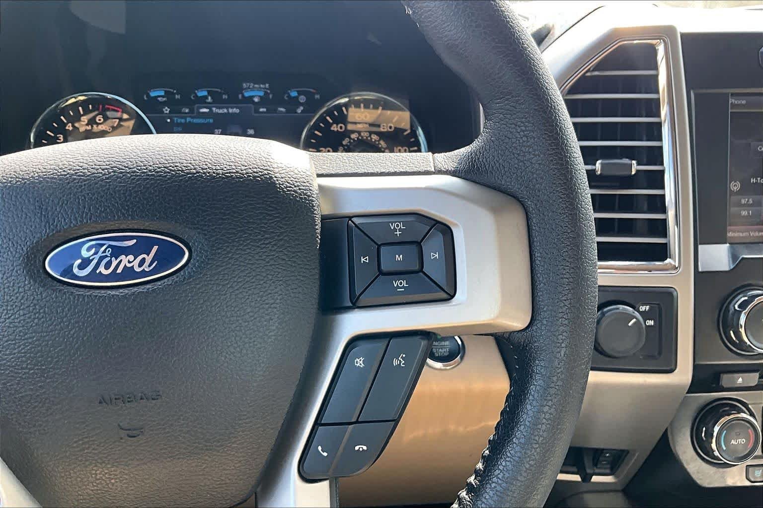 Used 2015 Oxford White Ford Lariat image 24