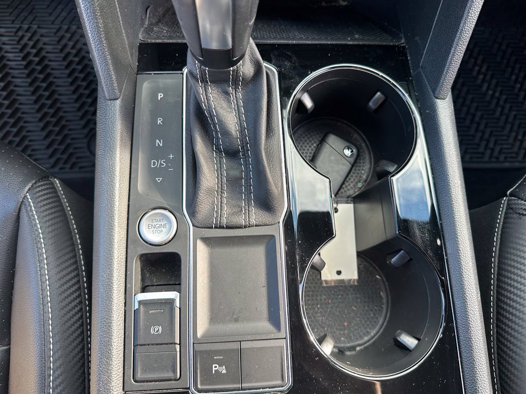 Certified Used 2023  Volkswagen 2.0T SE w/Technology image 15