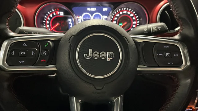 Used 2022 Bright White Clearcoat Jeep Rubicon image 15