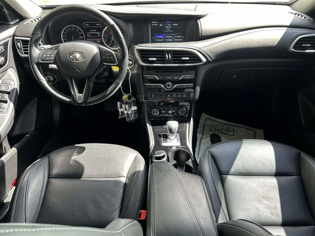 Used 2018 White INFINITI Premium image 10