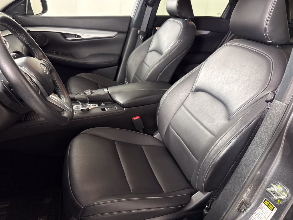 Used 2021 Gray INFINITI LUXE image 11