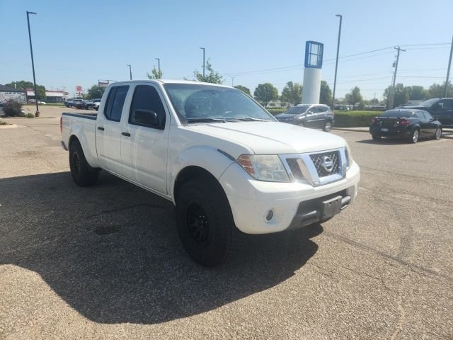 Used 2016 White Nissan SV image 3