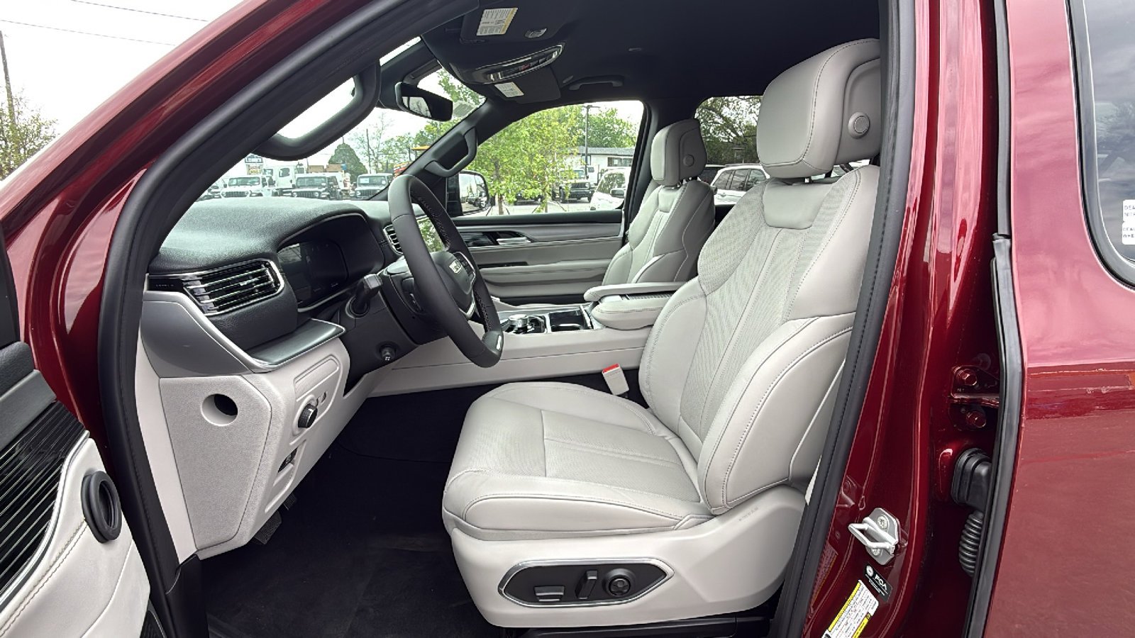 New 2026 Velvet Red Pearl-Coat Exterior Paint Jeep BASE image 9