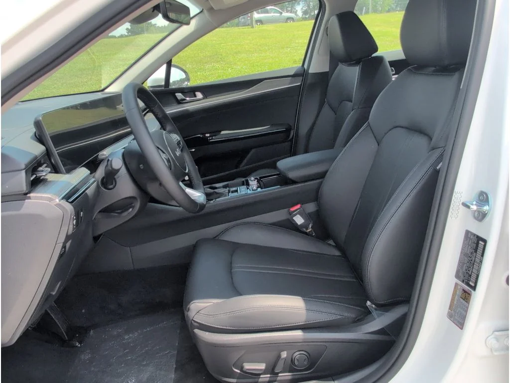 2025 Kia K5 EX - Photo 10