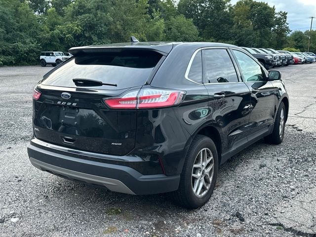 Used 2024 Black Ford SEL image 5