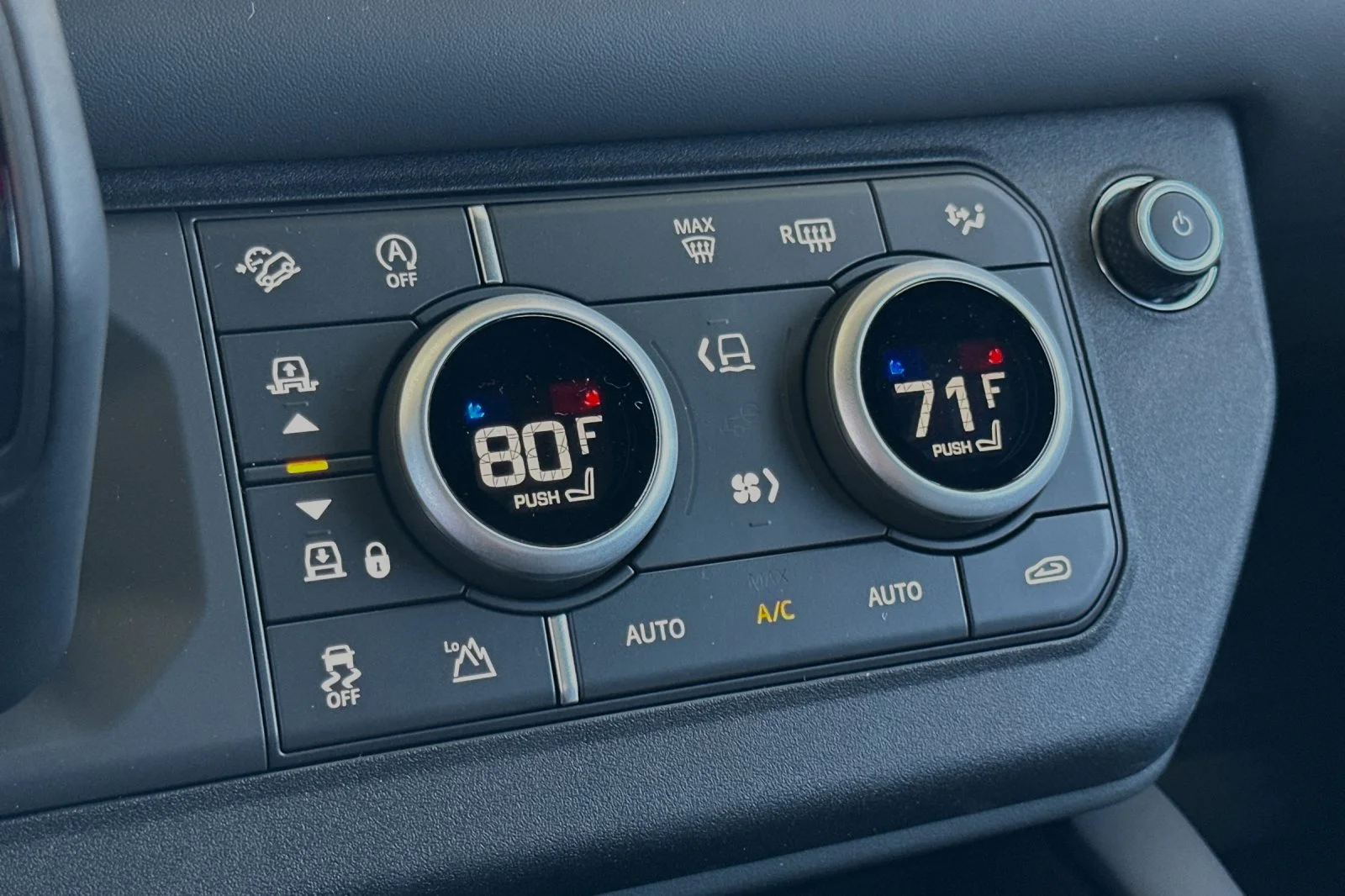 New 2024 Santorini Black Land Rover X-Dynamic SE image 20