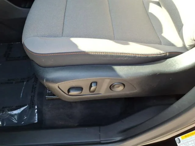 Used 2025 Mosaic Black Metallic Chevrolet LT image 16
