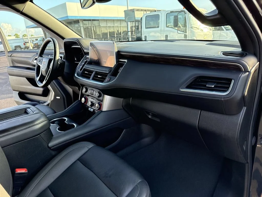 Used 2023 BLACK Chevrolet LT image 28