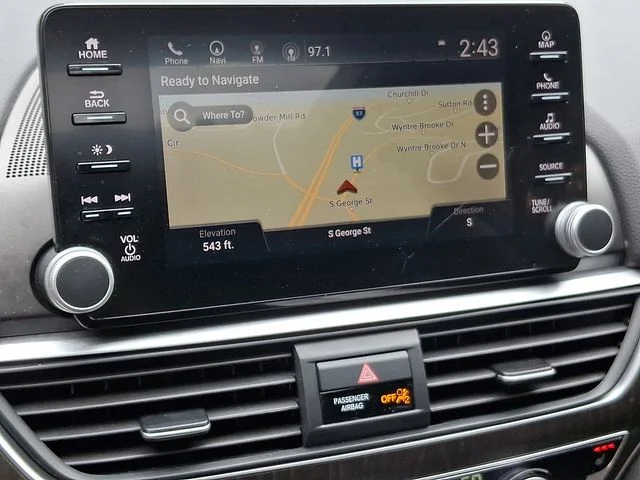 Used 2018 Brown Honda EX-L image 19