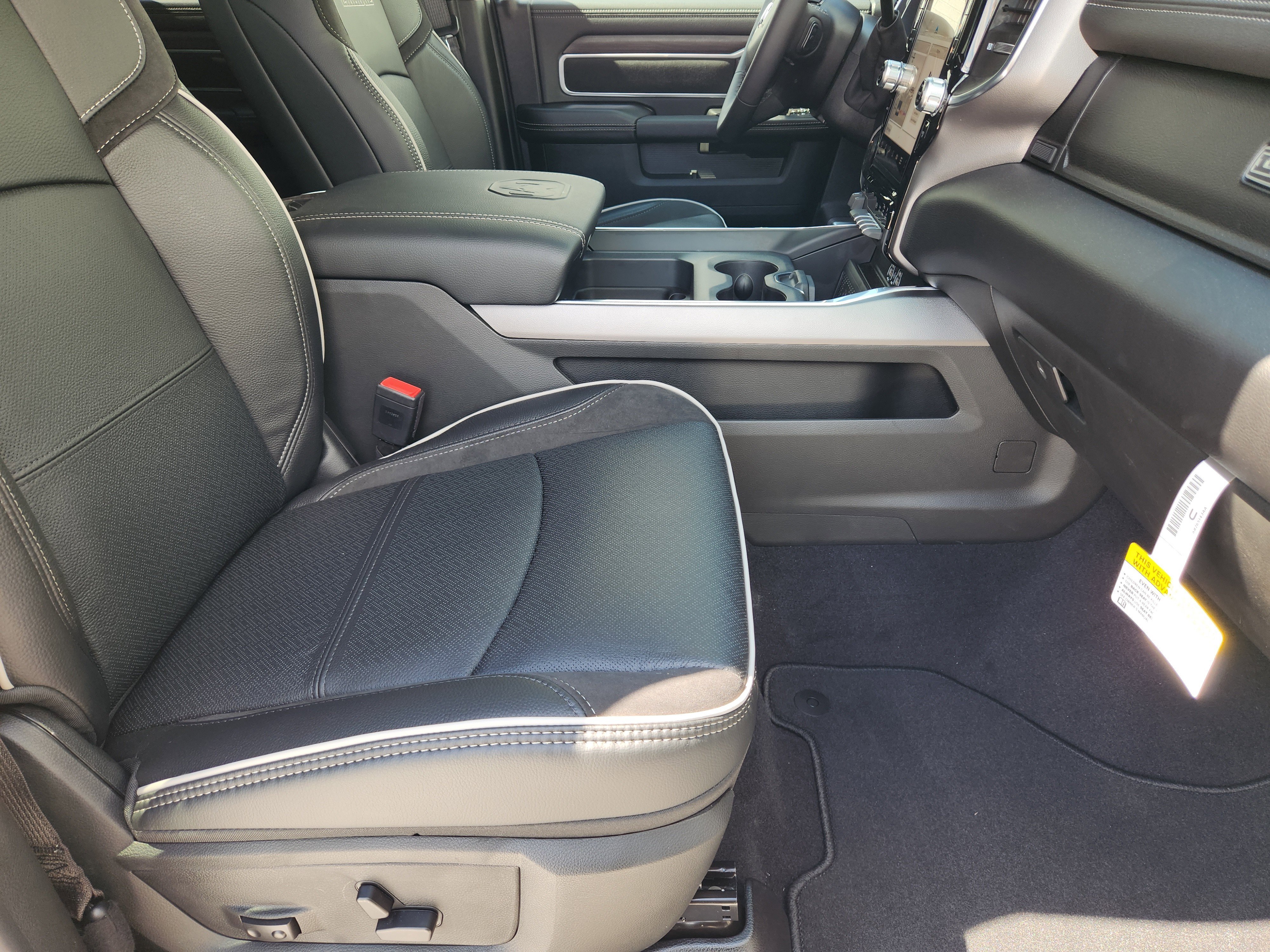 New 2026 Bright White Clear-Coat Exterior Paint RAM Laramie image 12