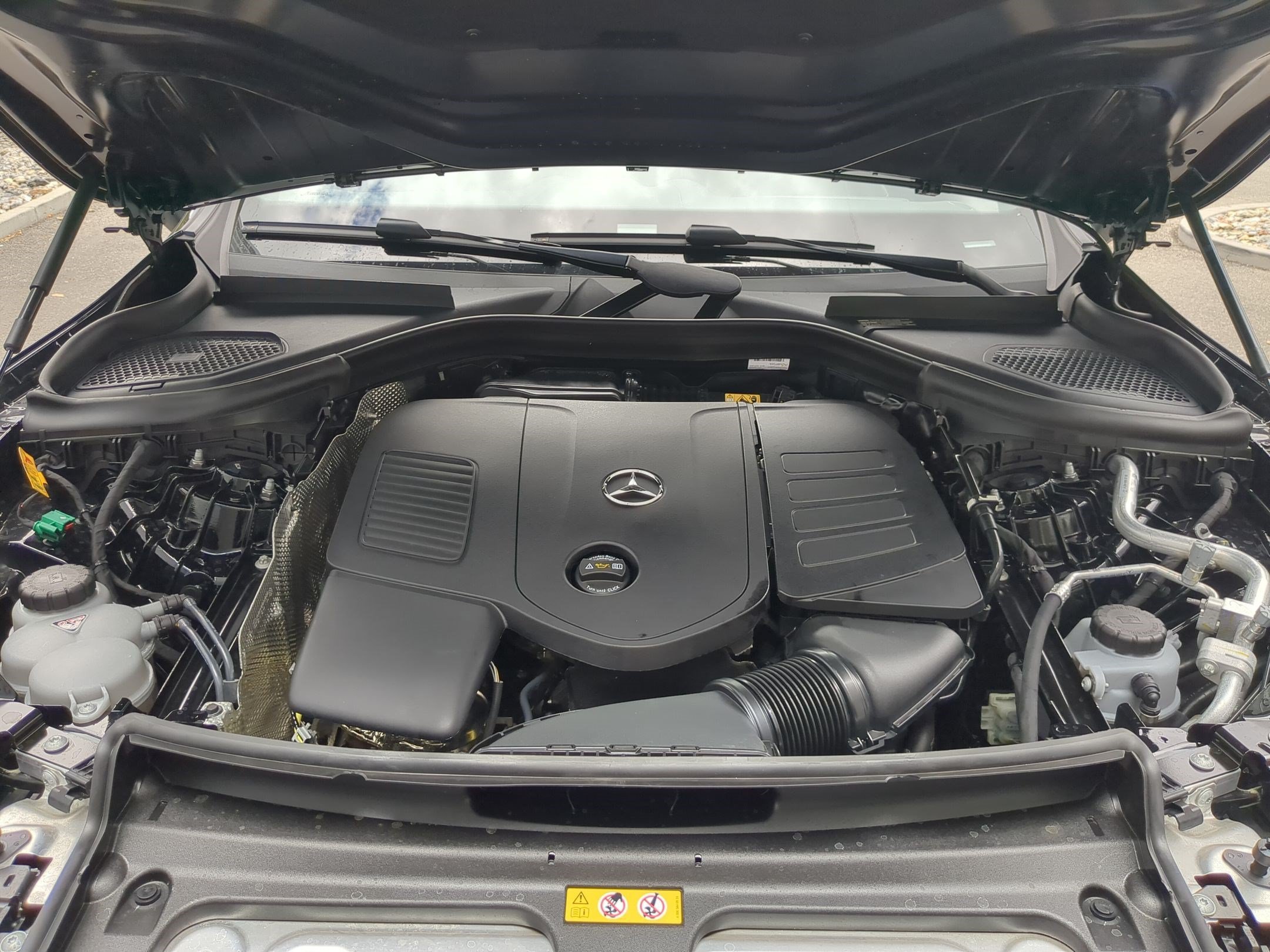 Used 2025 Black Mercedes-Benz GLC 350e image 33
