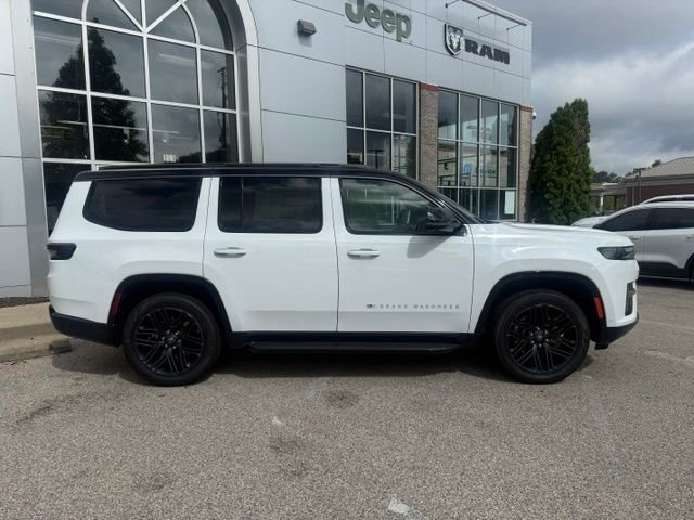 New 2026 Bright White Clear-Coat Exterior Paint Jeep  image 8