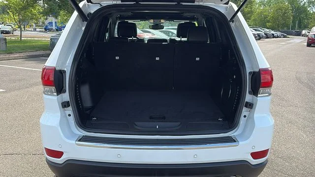 Certified Used 2022 White Jeep Limited image 27