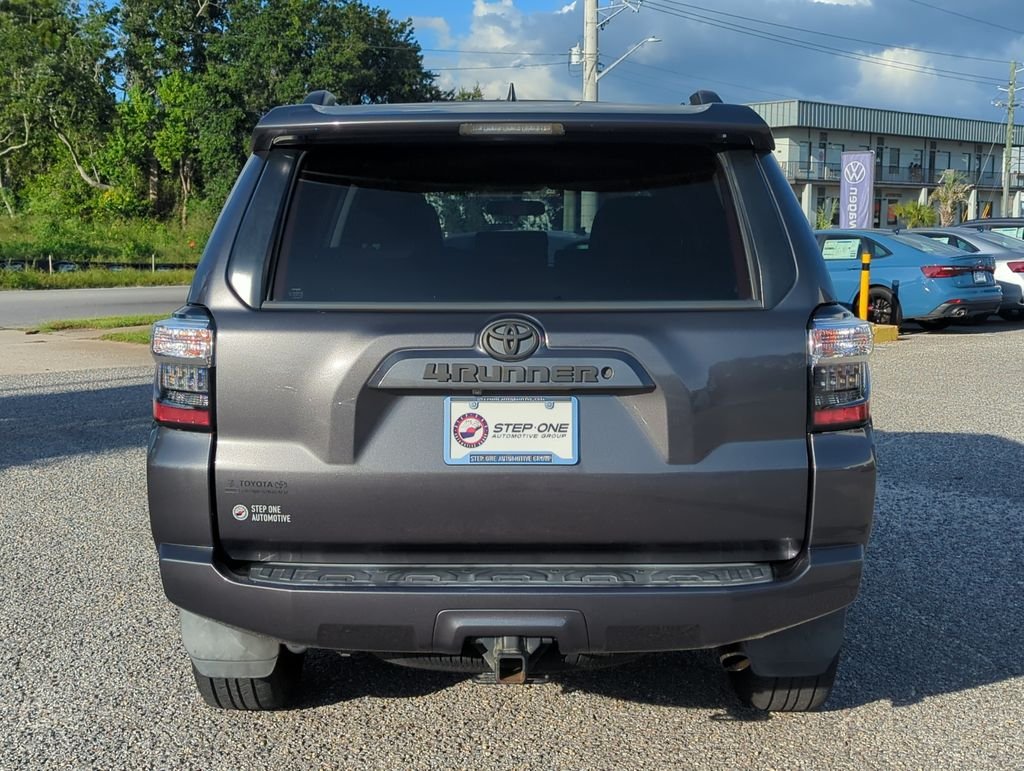 Used 2019 Gray Toyota SR5 image 6