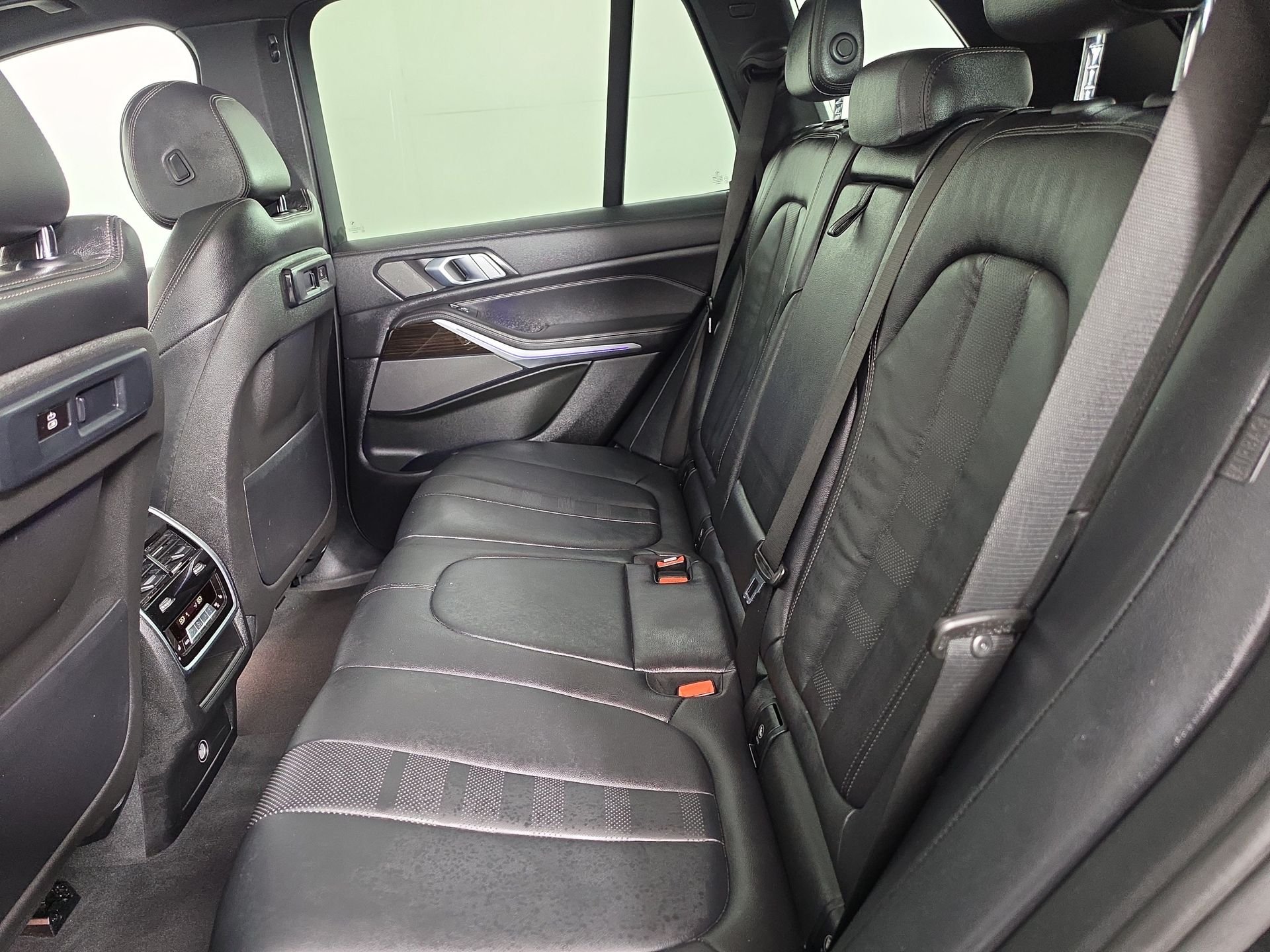 Used 2020 Black BMW sDrive40i image 39