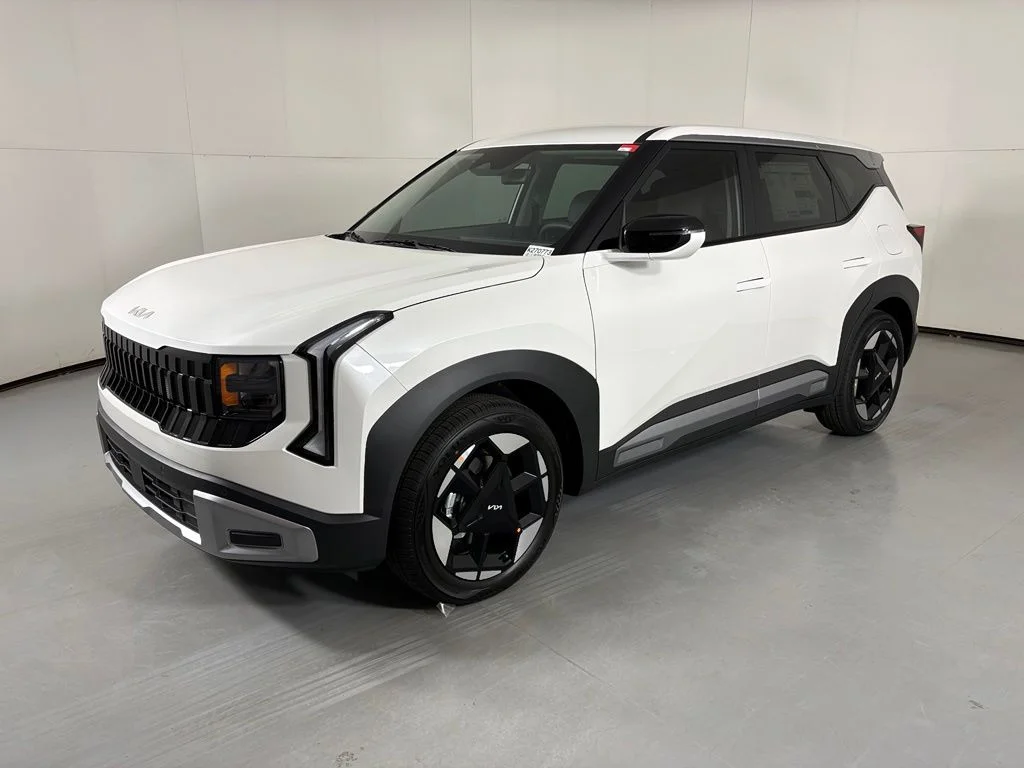 New 2027 Snow White Pearl Kia EX image 4
