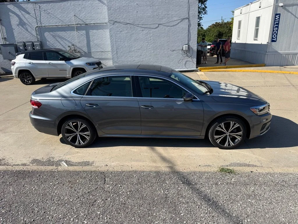 Used 2021 Gray Volkswagen 2.0T SE image 5