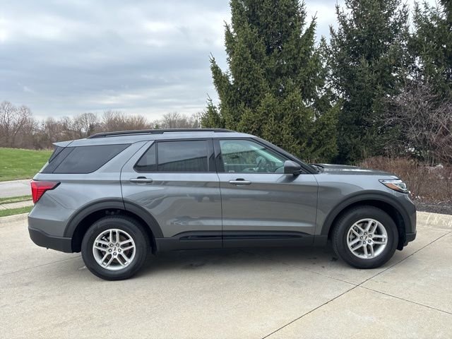 New 2026 Carbonized Gray Metallic Ford Active image 38