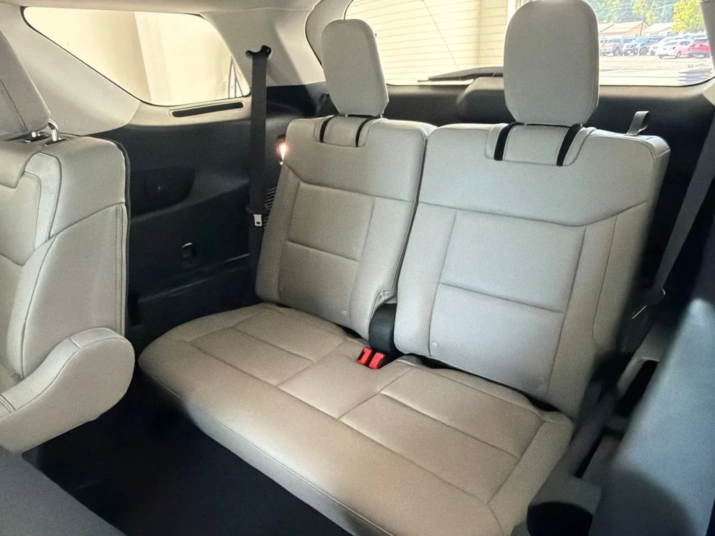 New 2026 Space White Metallic Ford Active image 30