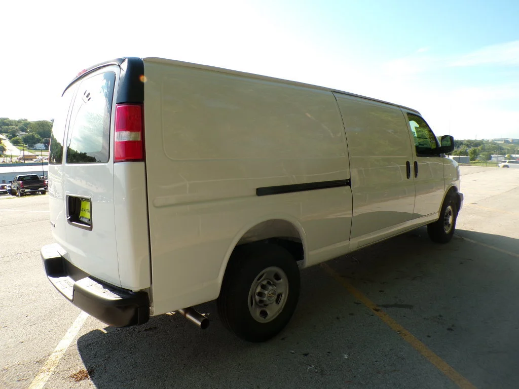 2026 Chevrolet Express Cargo Work Van - Photo 7