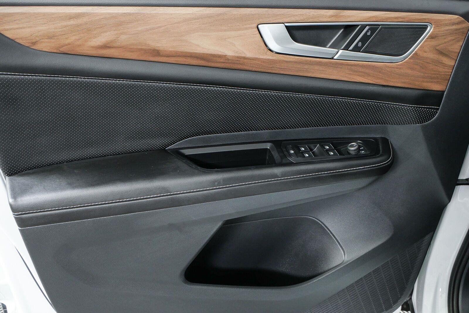 2024 Volkswagen Atlas SE - Photo 6