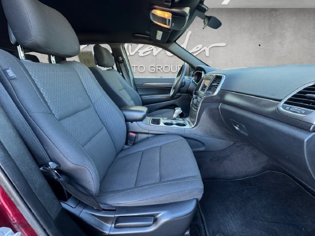 Used 2018 Red Jeep Laredo E image 24