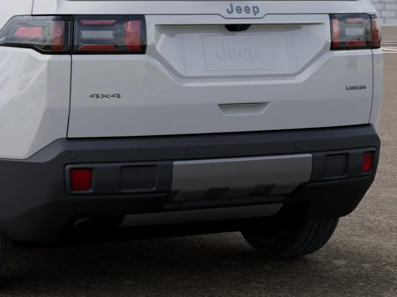 New 2026 Bright White Clear-Coat Exterior Paint Jeep Laredo image 13