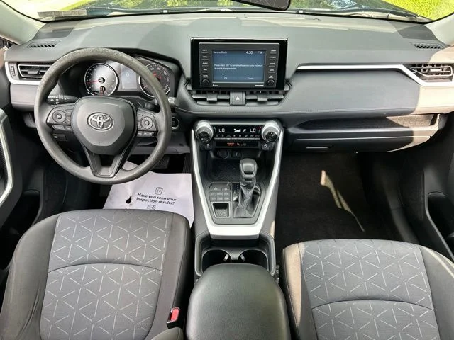Used 2020  Toyota XLE image 46