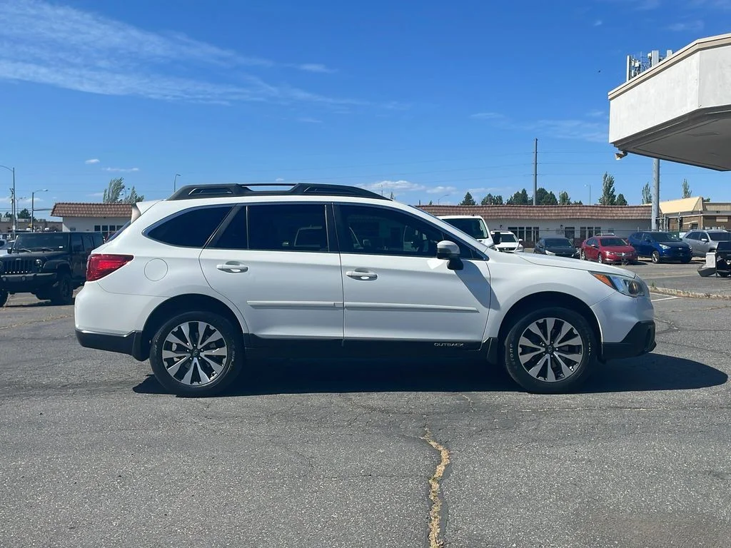 Used 2015 Crystal White Pearl Subaru 2.5i Limited image 8