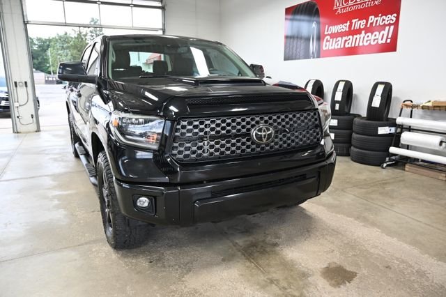 Used 2020 Black Toyota SR5 image 3