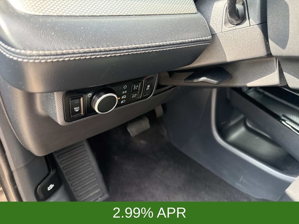 Used 2023 Black Ford Select image 21