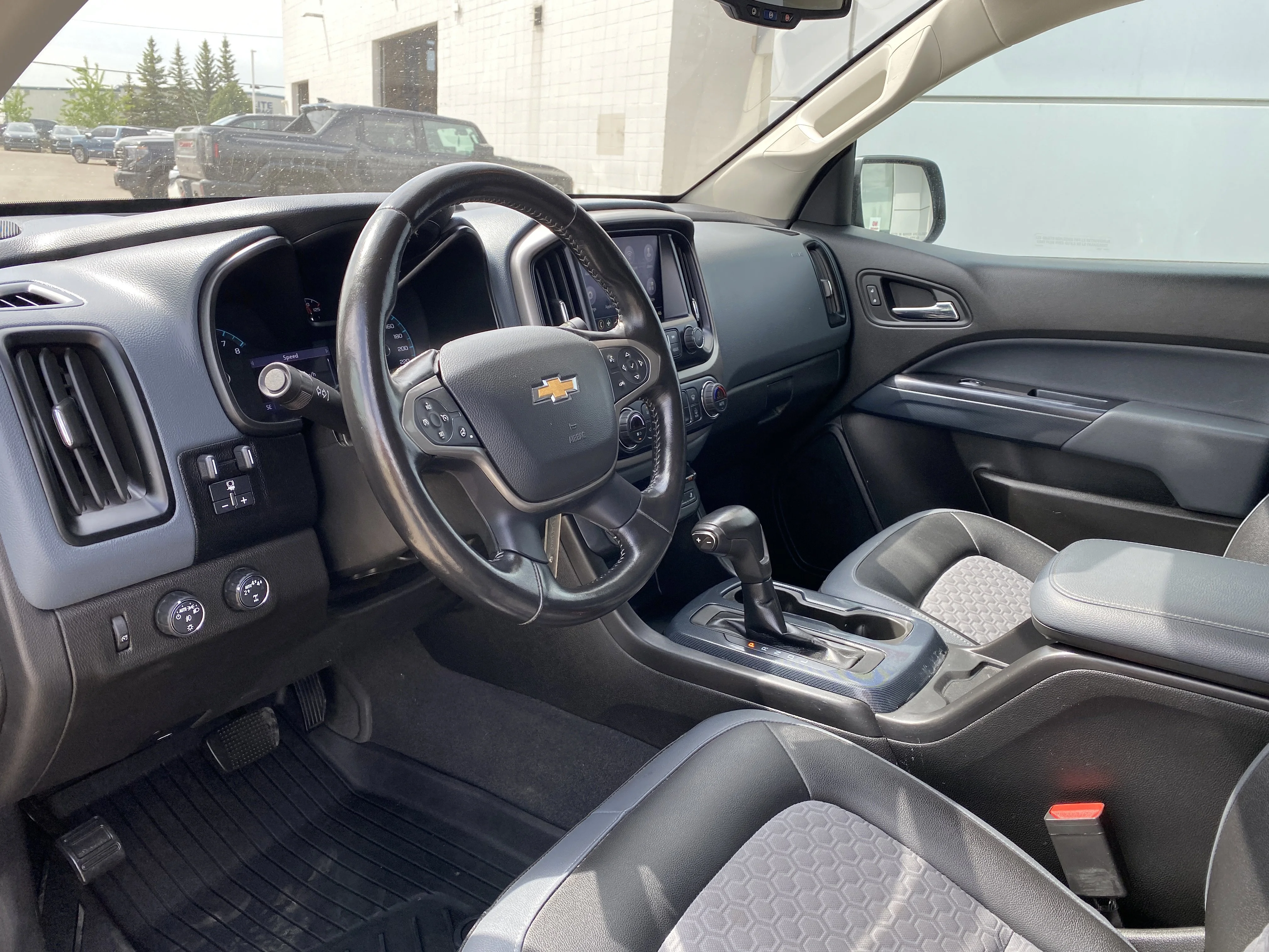 Certified Used 2020 Black Chevrolet 4WD Z71 Crew Cab  * LONG WHEEL BASE * BOSE SOUND SYSTEM * 3.6L V6 * image 10