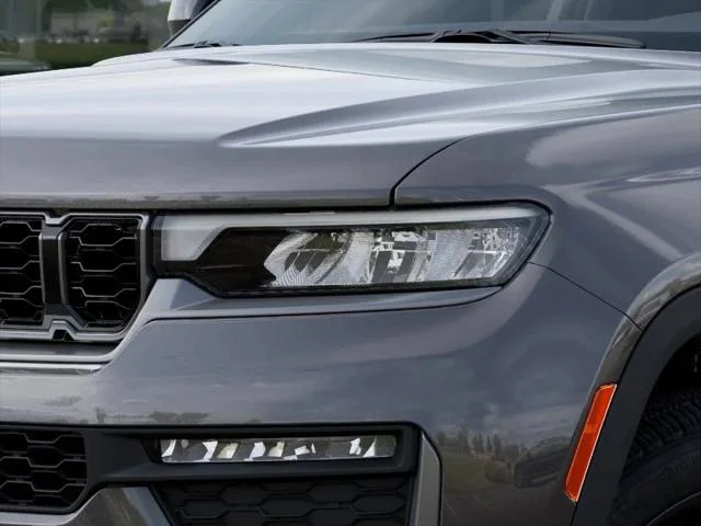 New 2026 Baltic Gray Metallic Clear-Coat Exterior Paint Jeep Limited image 36