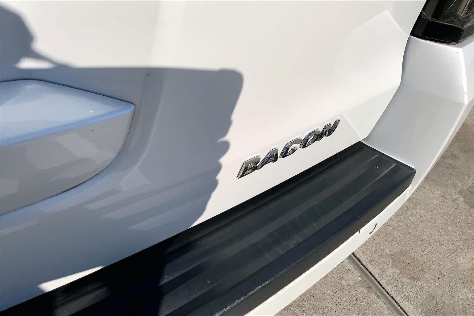 Used 2019 Crystal White Tricoat Cadillac Premium Luxury image 10