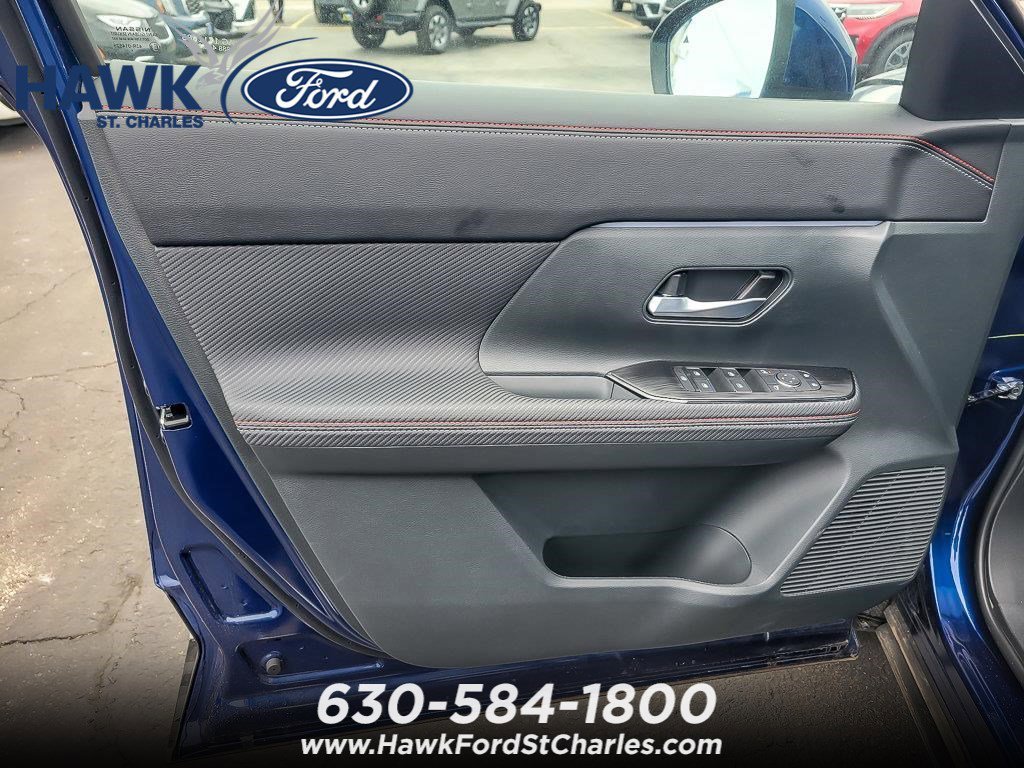 Used 2025 Deep Blue Pearl Nissan SR image 16