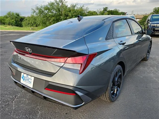 New 2026 Amazon Gray Hyundai SEL Sport image 4