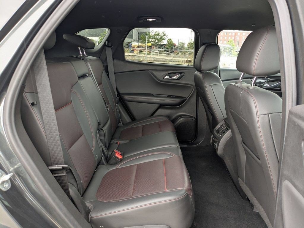 Used 2020 NIGHTFALL GRAY METALLIC Chevrolet RS image 28