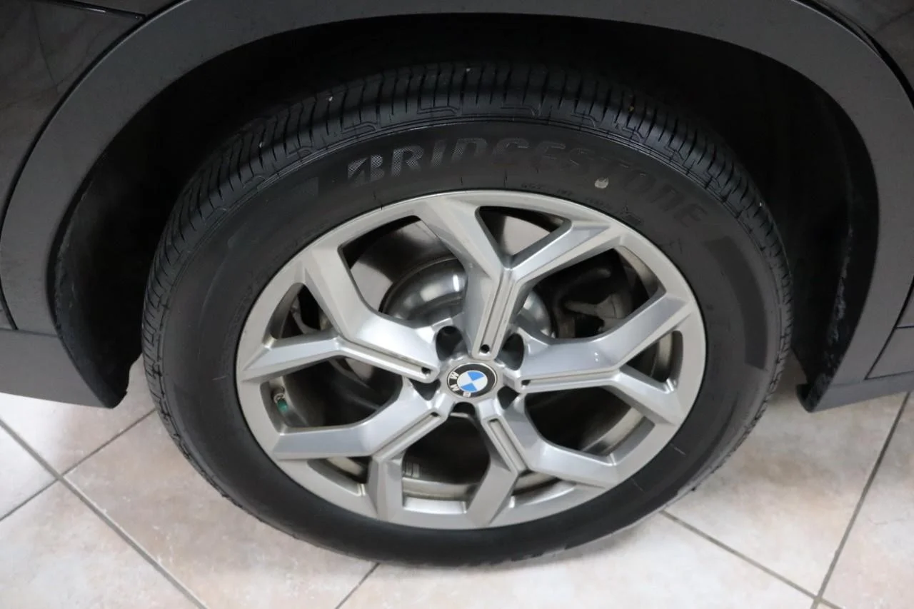 Used 2023 Jet Black BMW xDrive30i image 39