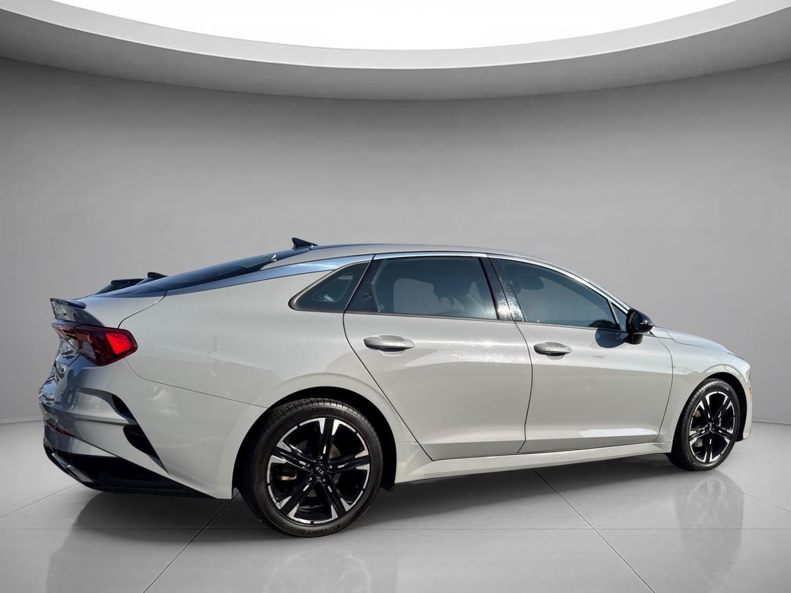 Used 2021 Wolf Gray Kia GT-Line image 17