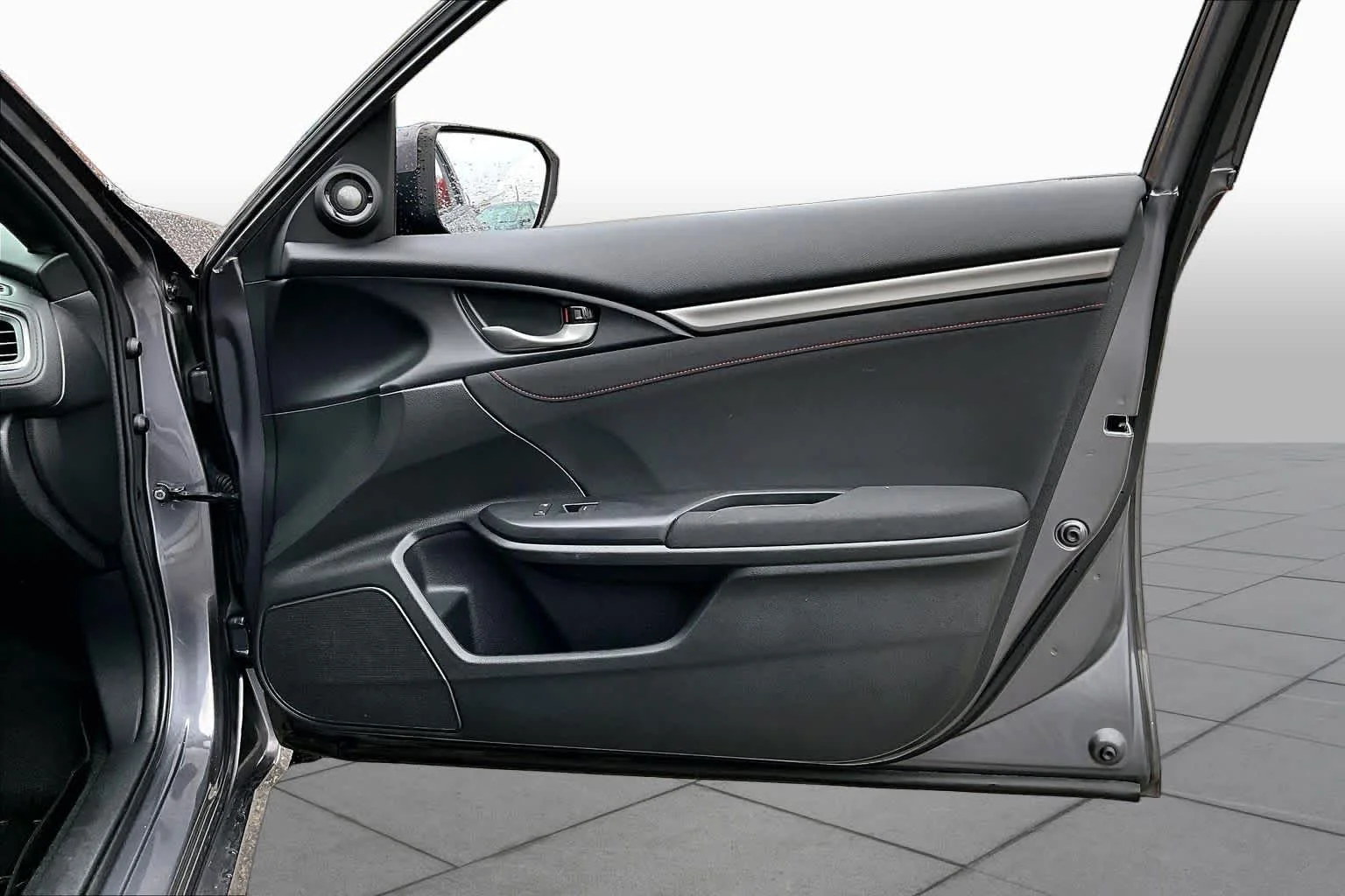 Certified Used 2018 Modern Steel Metallic Honda  image 23