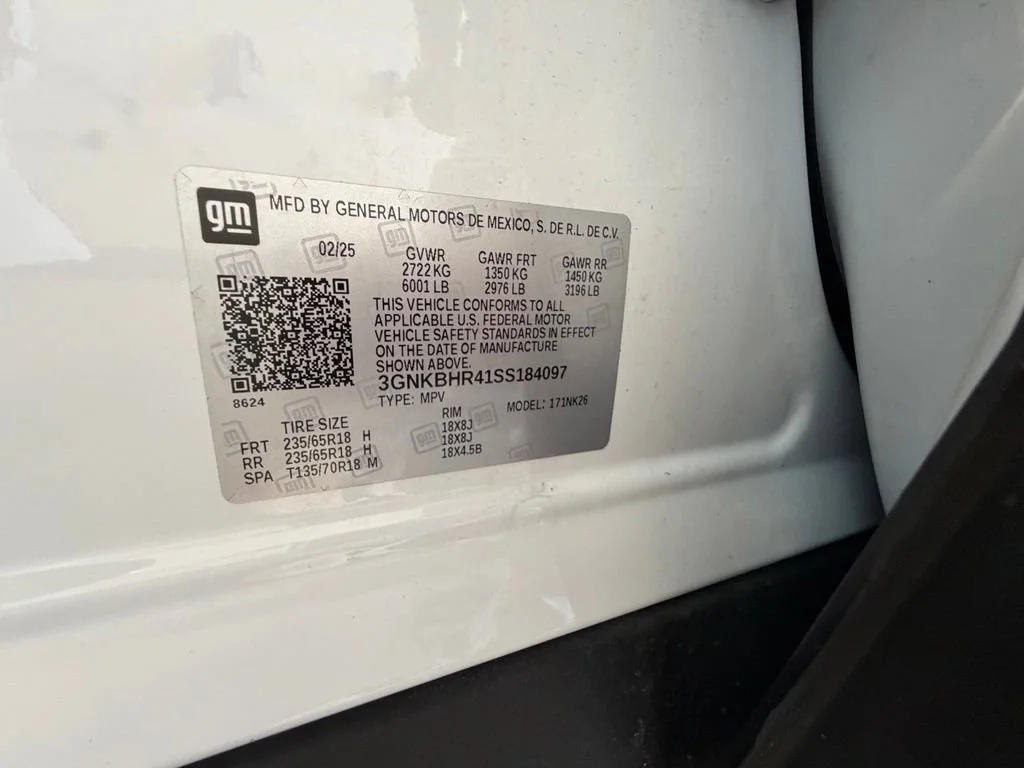 Used 2025 Summit White Chevrolet 2LT image 58