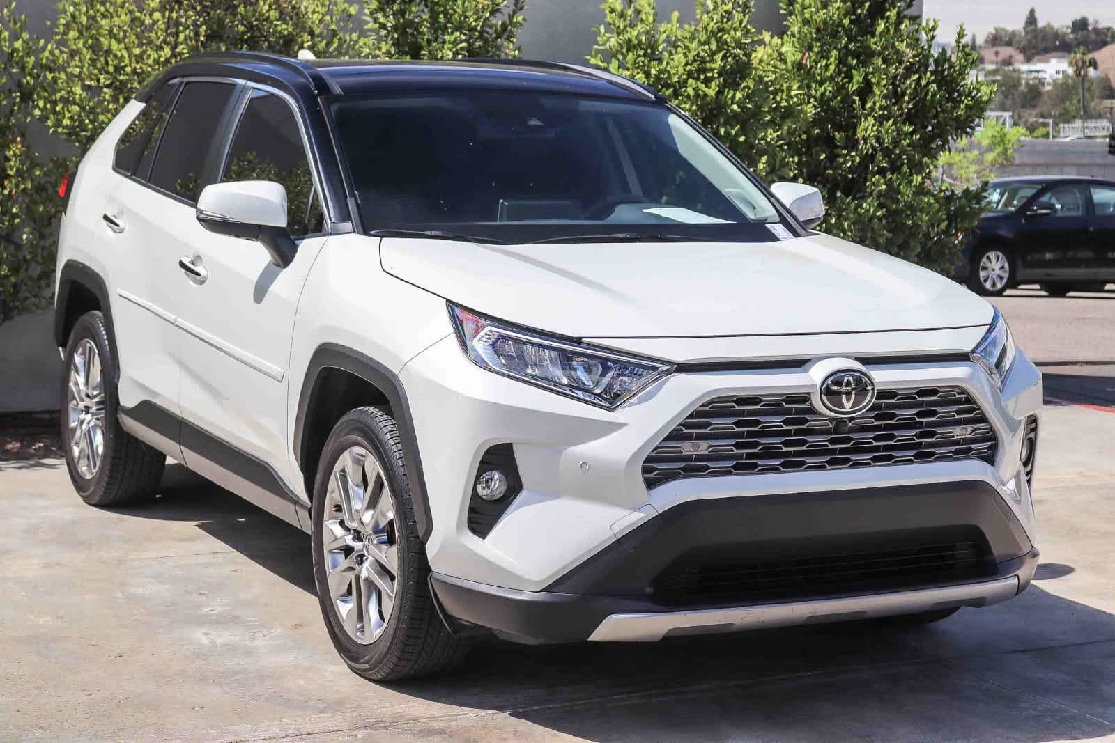 Used 2020 Blizzard Pearl Toyota Limited image 3