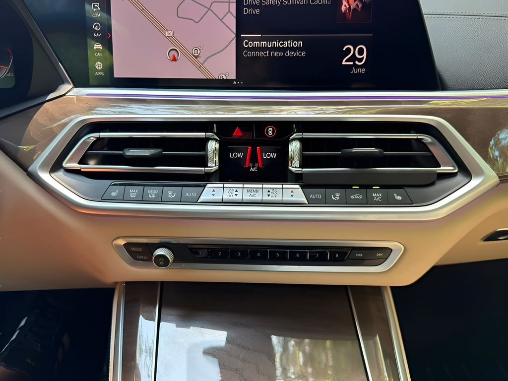 Used 2022 White BMW xDrive40i image 20