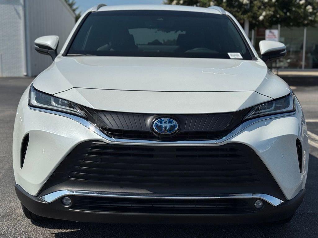 Used 2023 Beige Toyota XLE image 4