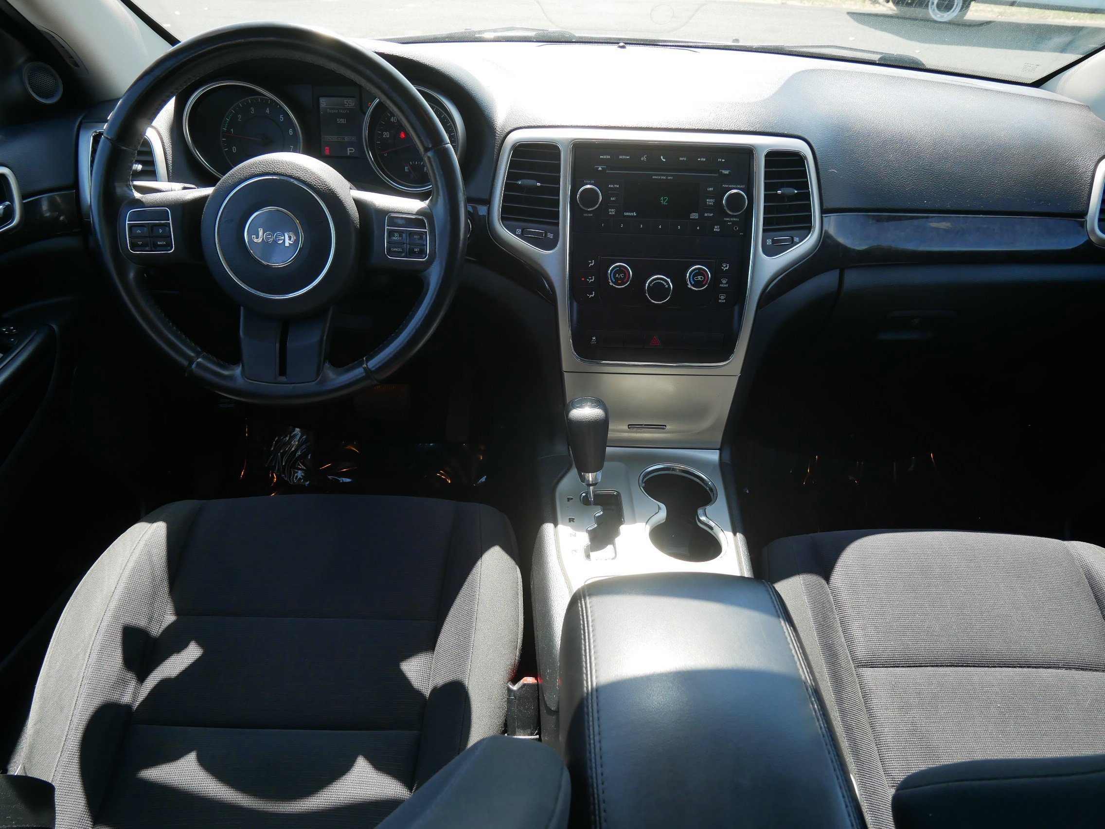 2011 Jeep Grand Cherokee Laredo - Photo 15