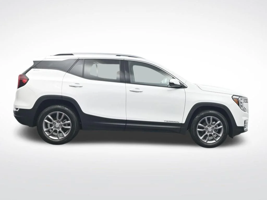 Certified Used 2024 Summit White GMC SLT image 4