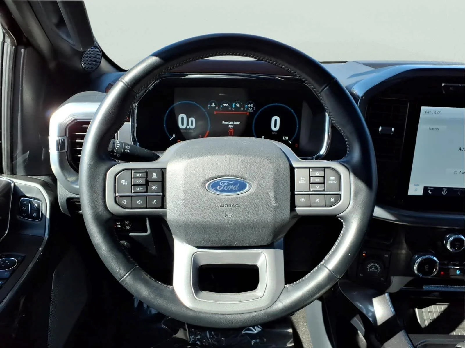 Used 2023 Star White Metallic Tri-Coat Ford LARIAT image 17