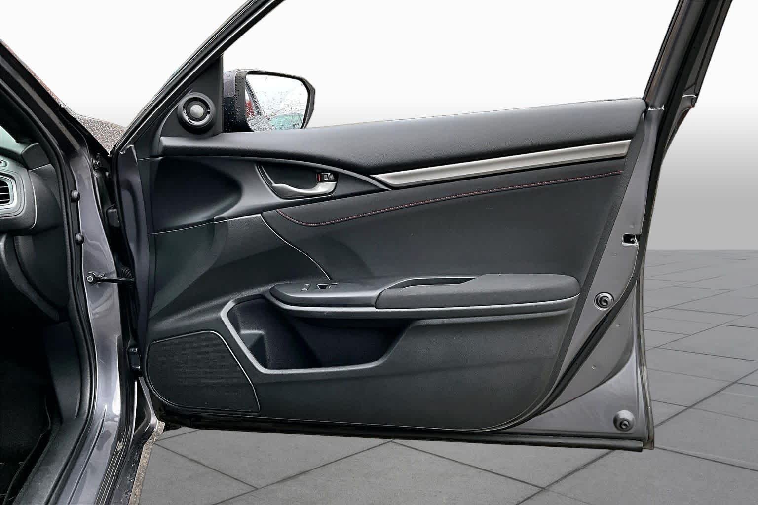 Used 2018 Modern Steel Metallic Honda  image 23